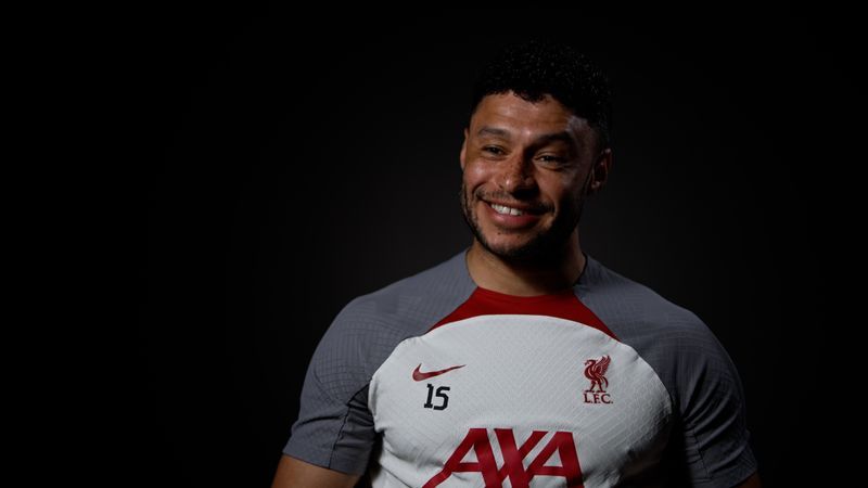 Alex Oxlade-Chamberlain: Tiền vệ đa năng của Liverpool (2024) 1 oxlade chamberlain